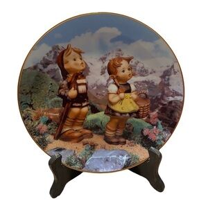 Hummel Danbury Mint Little Companions Plate “Little Explorers” Collection Plate